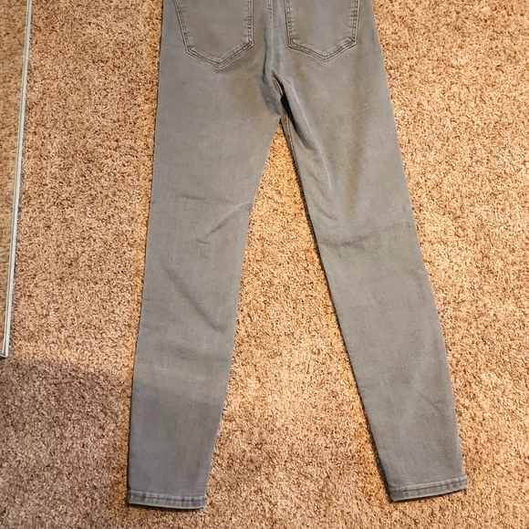 3/$20 Zara skinny jeans size 36 like new! - Picture 3 of 4